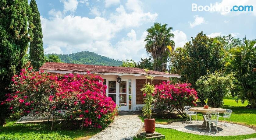 OYO Hotel La Quinta Sm