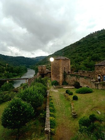 Chateau de Brousse le Chateau-Brousse-le-Chateau必去景点