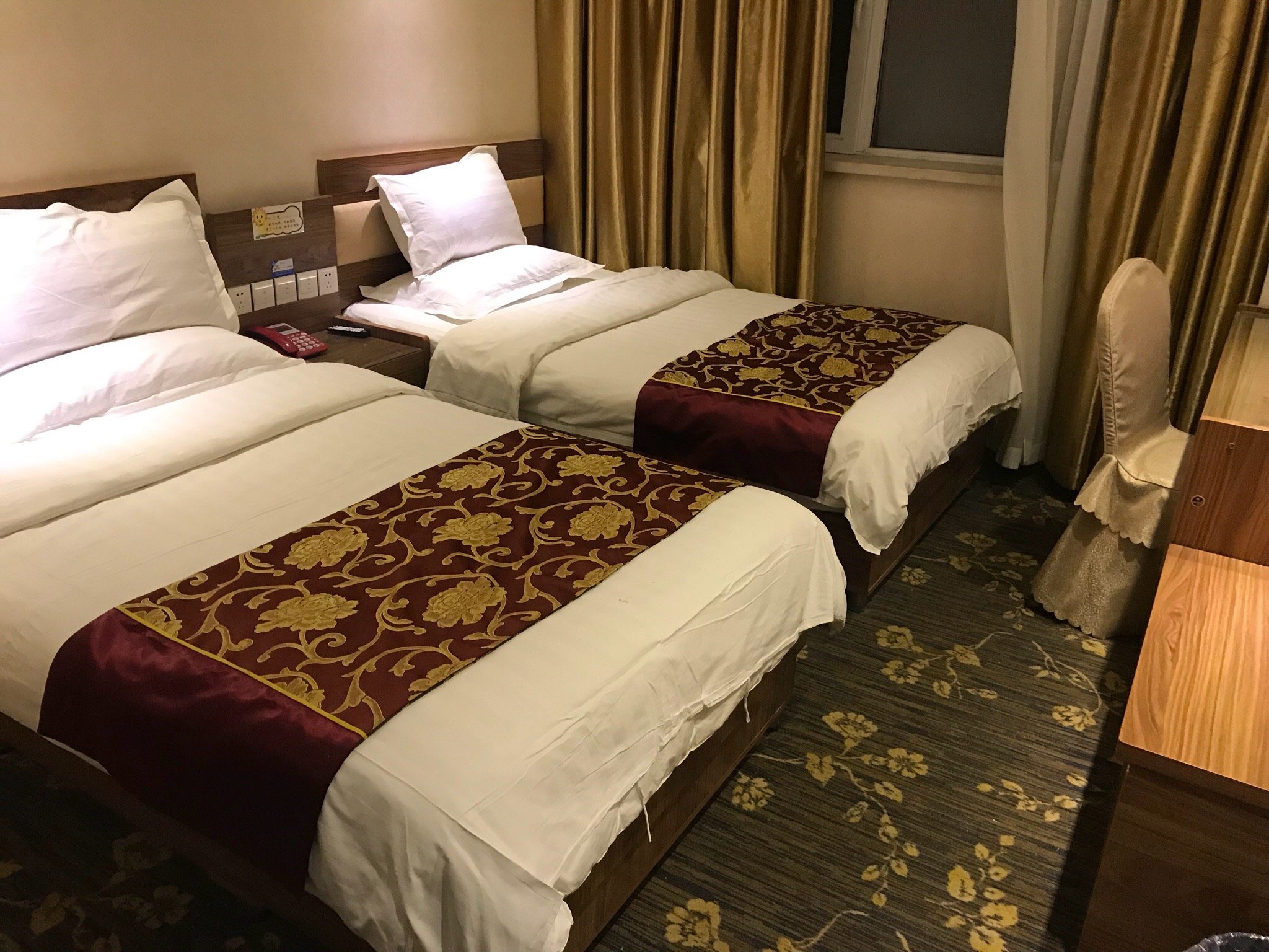 福瑞大酒店-客卧