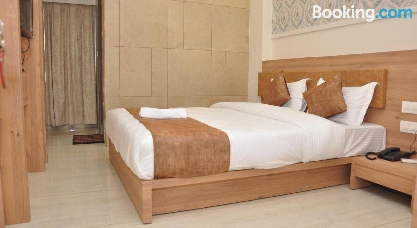 Hotel Macron