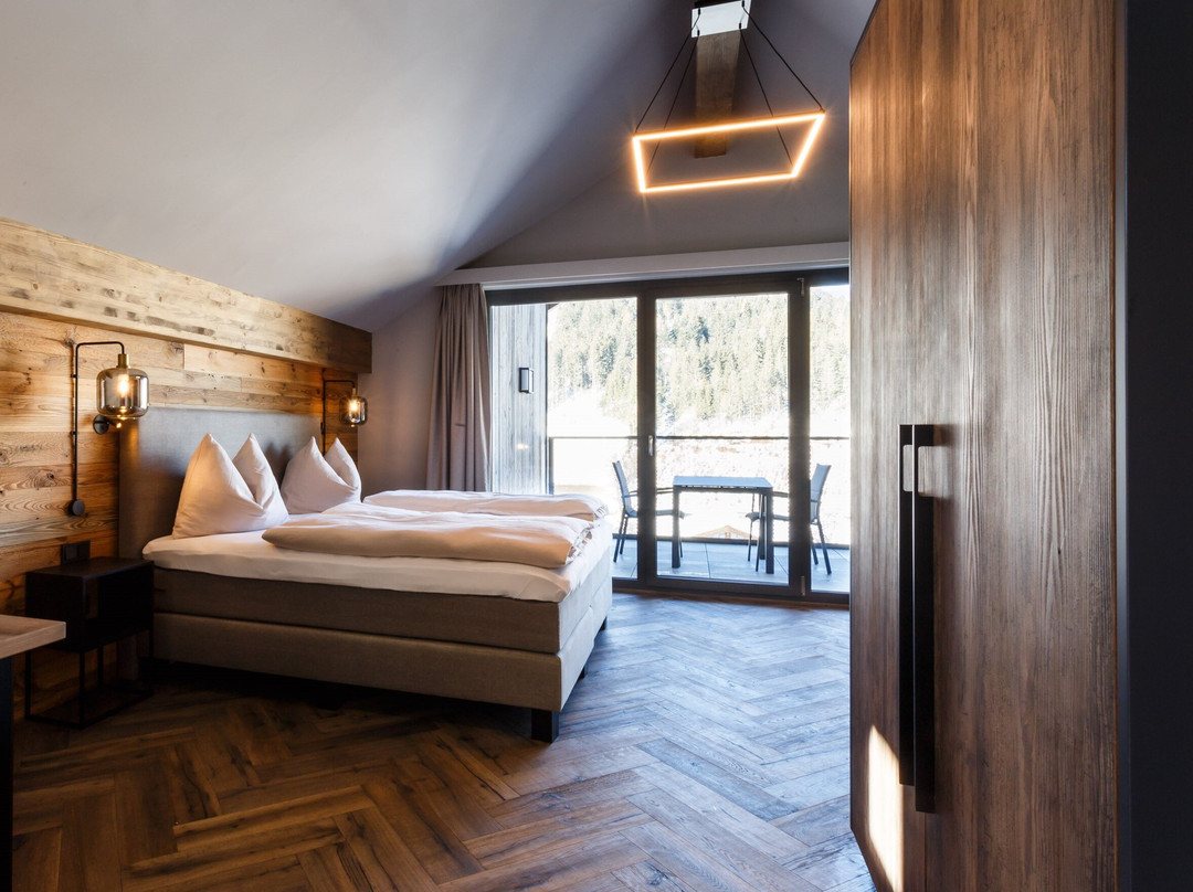 The Matthew - Copper Lodge