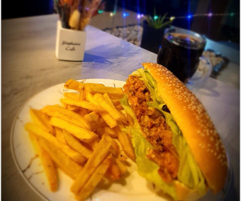 Stephanie Cafe