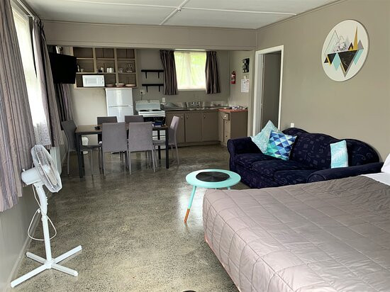 萤火虫汽车旅馆主图