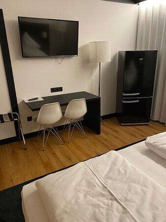 WU Hotel主图