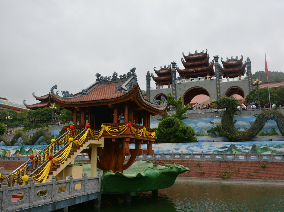 Ba Vang Pagoda-Uong Bi必去景点