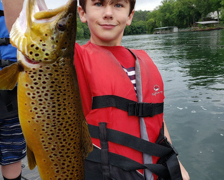 Dave's Guide Service-布兰森必去景点