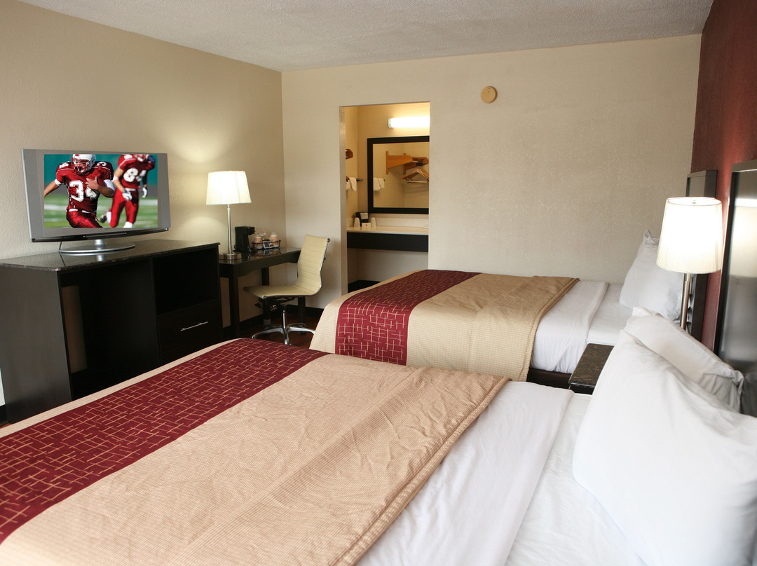 Red Roof Inn & Suites主图