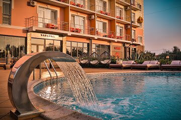 Gavan Beach Club Resort主图