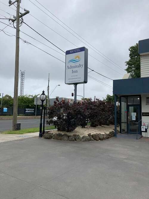 西佳金钟汽旅酒店主图