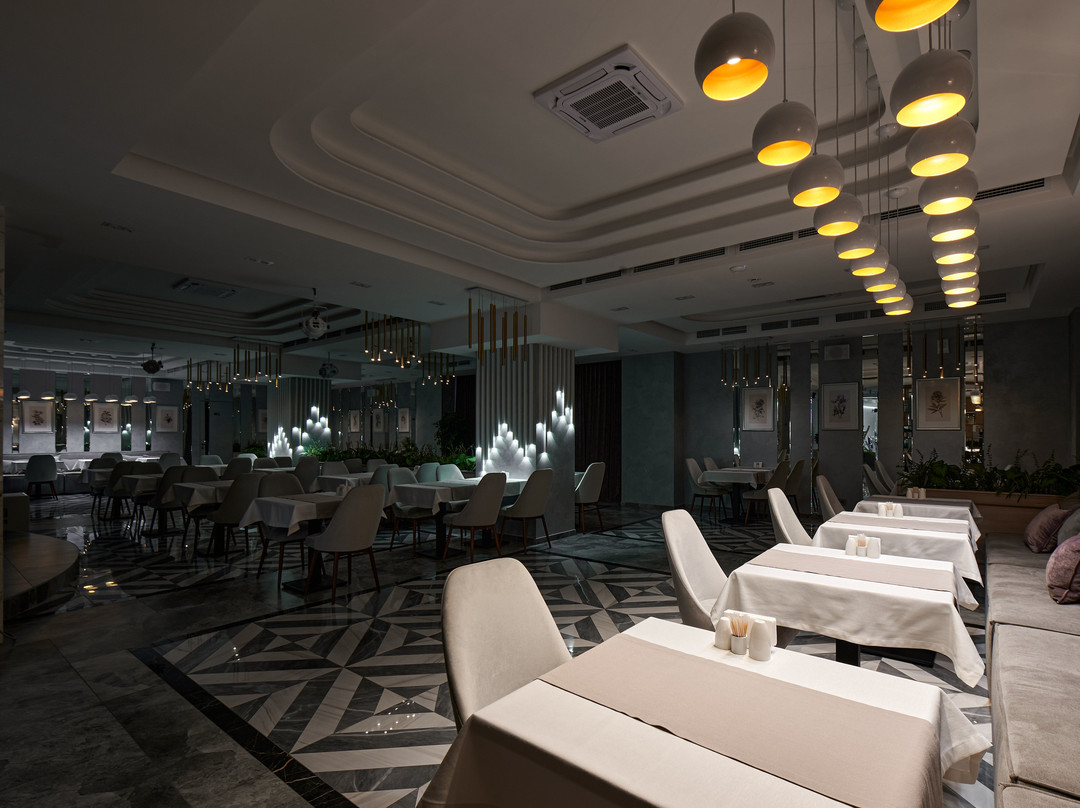 White Hill Hotel主图