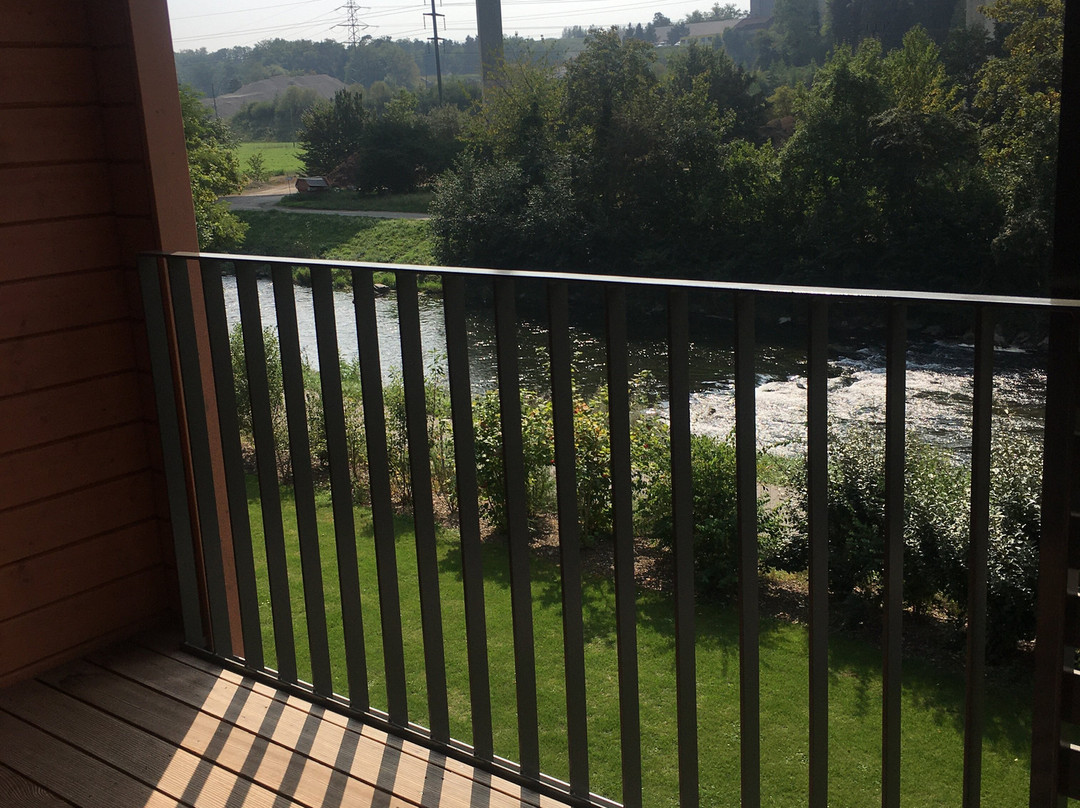 Riverside Hotel主图
