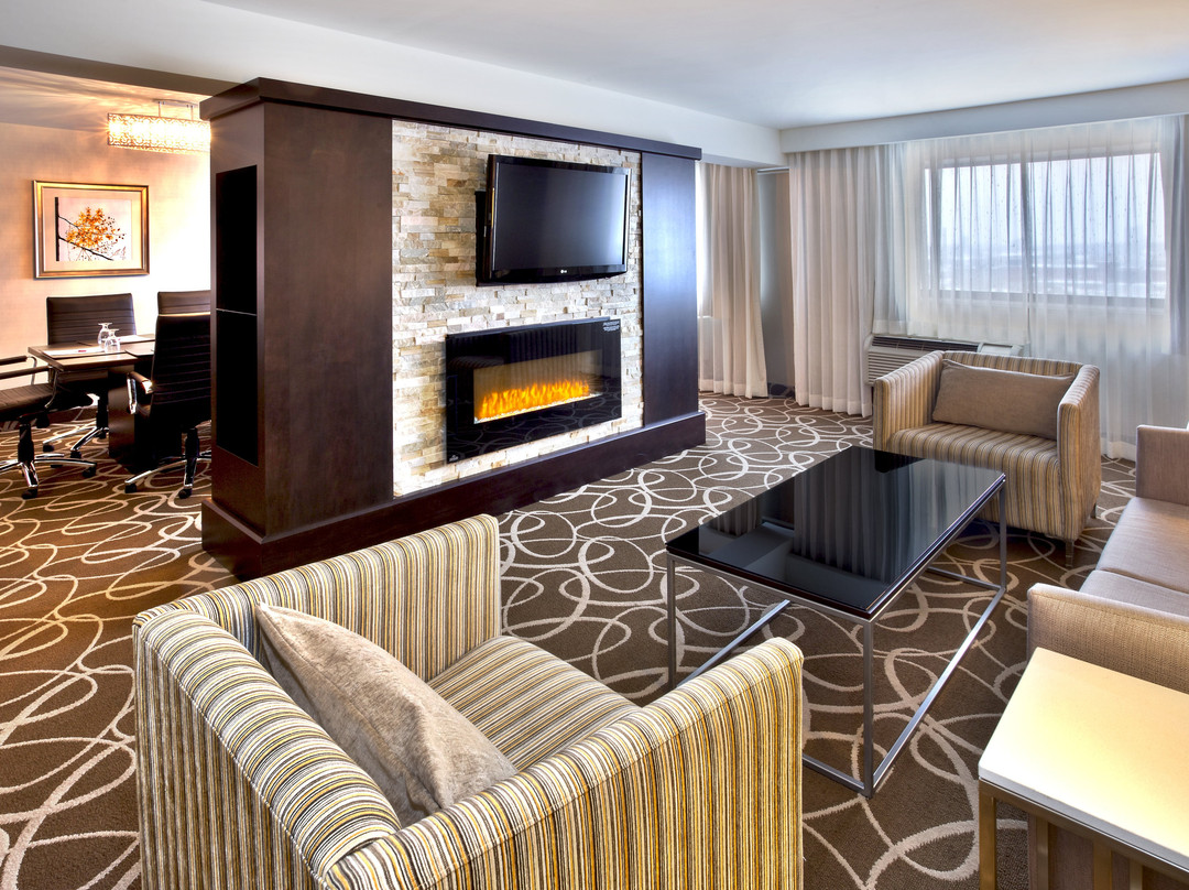Crowne Plaza Kitchener-Waterloo by IHG主图