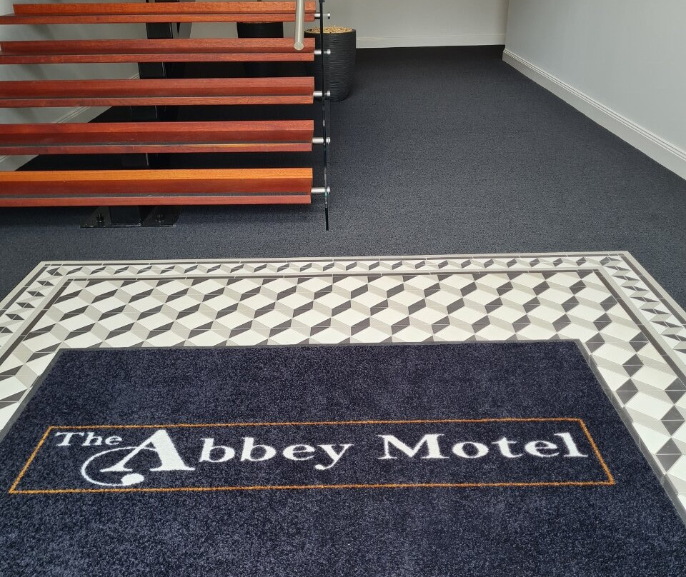 The Abbey Motel主图