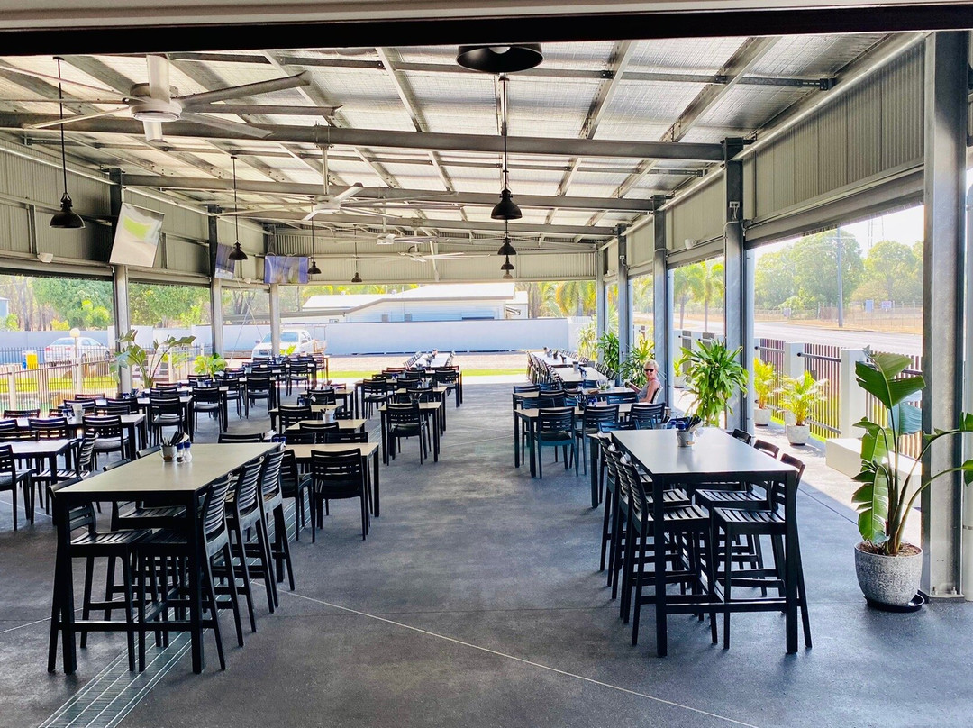 Lucinda Village主图