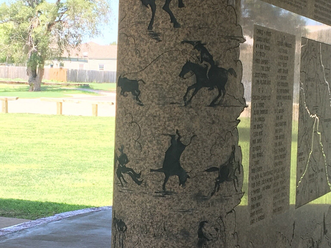 Cimarron Cowboys Monument景点图片
