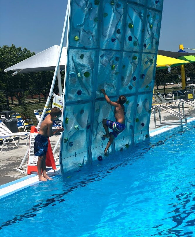 All Seasons Center: Siouxnami Waterpark and Vernon Arena-Sioux Center必去景点