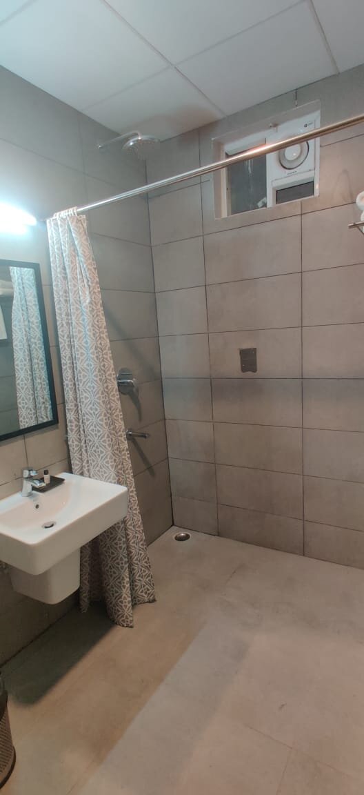 Click Hotel,Transport Nagar, Lucknow-浴室