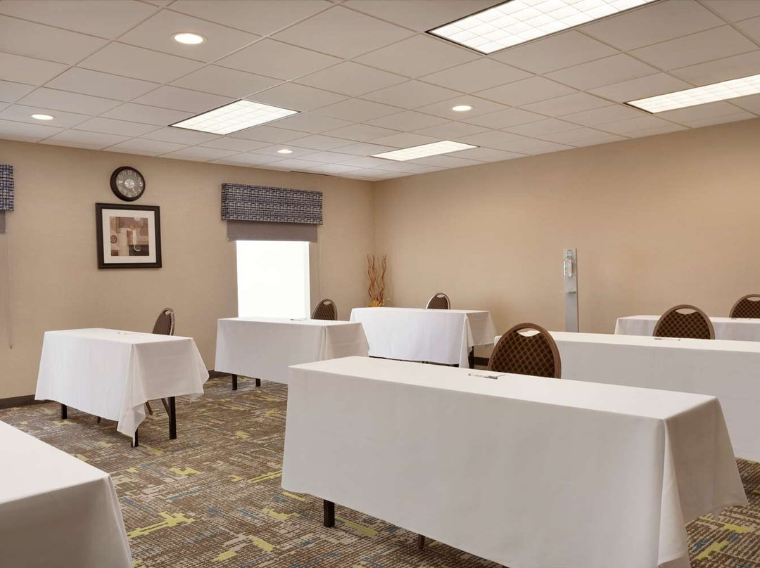 Hampton Inn St. Louis Columbia主图