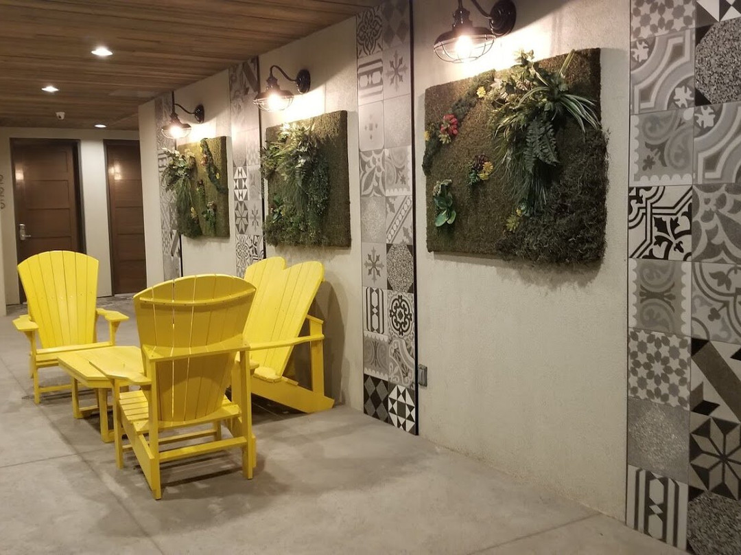 The Tavern Hotel主图