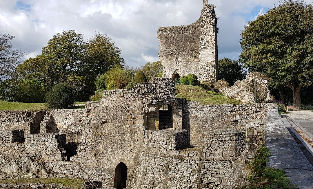 Chateau de Domfront-Domfront必去景点