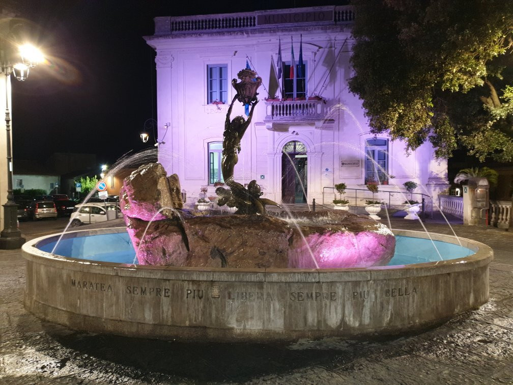 Fontana della Sirena景点图片