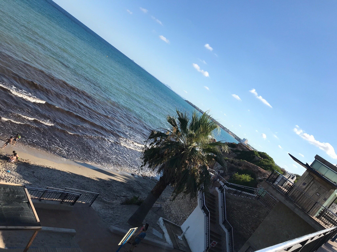 Punta Prima Beach景点图片