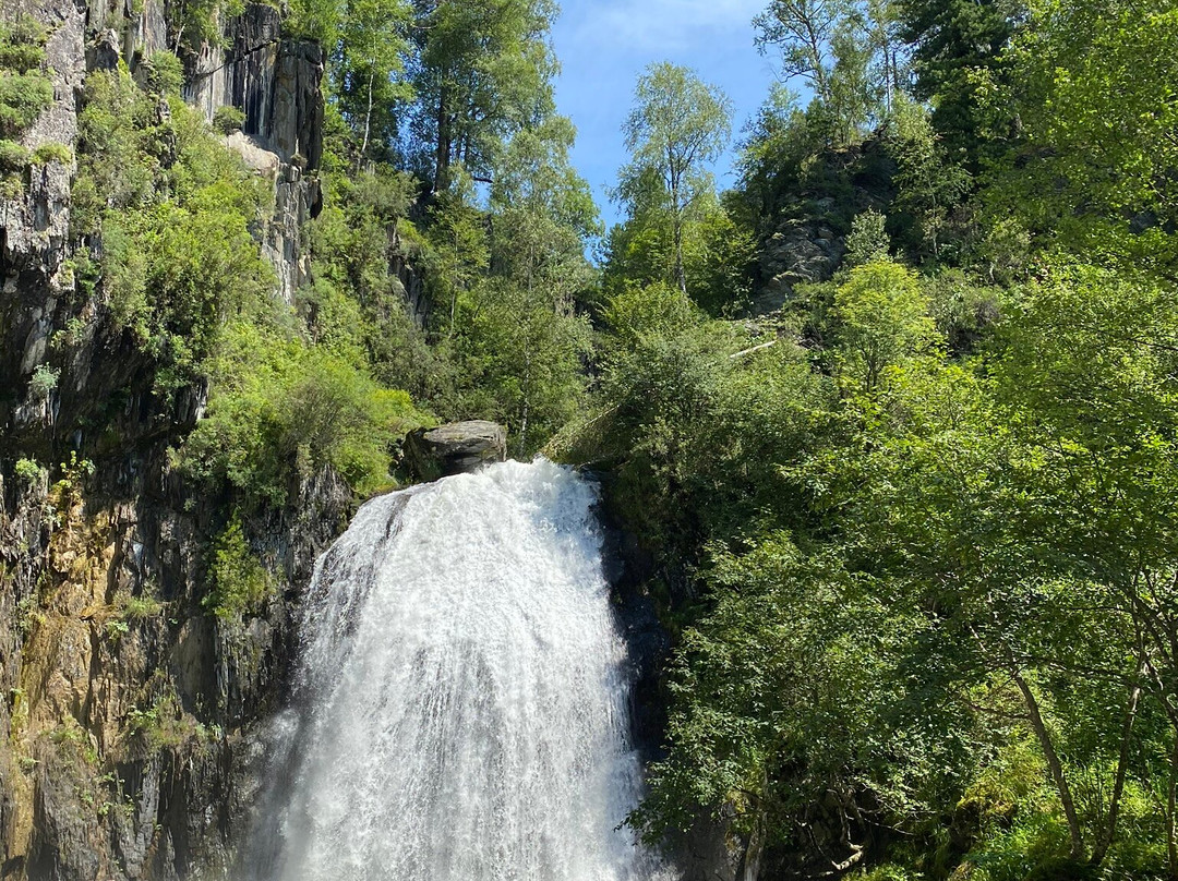 Waterfall Korbu景点图片
