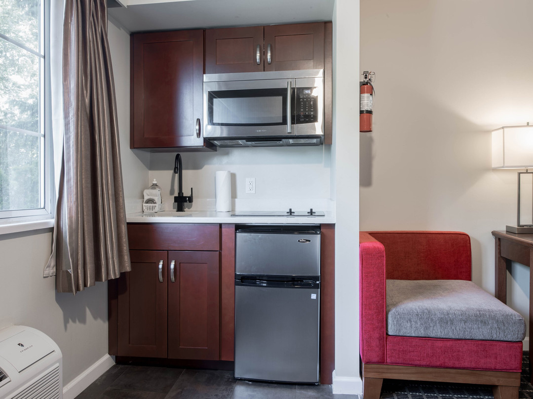 Gibsons Garden Hotel主图