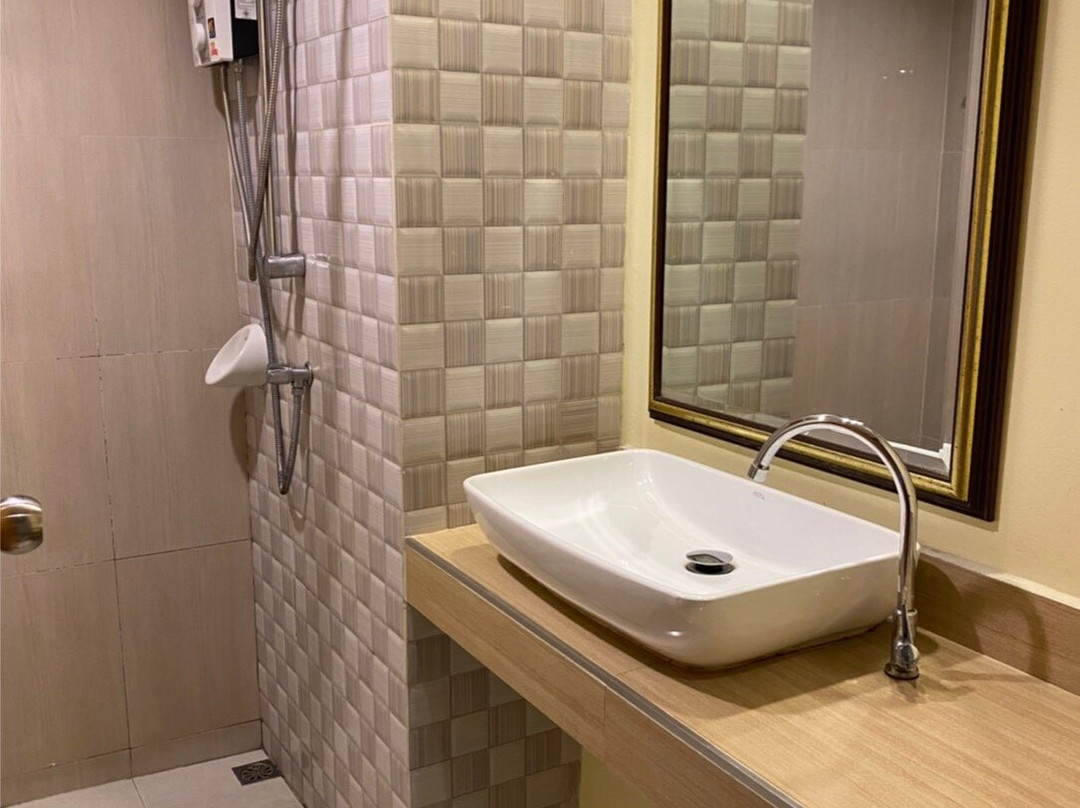 披集鸟巢酒店主图