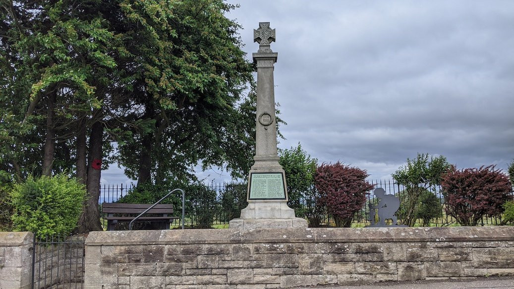 Kirknewton And East Calder War Memorial景点图片