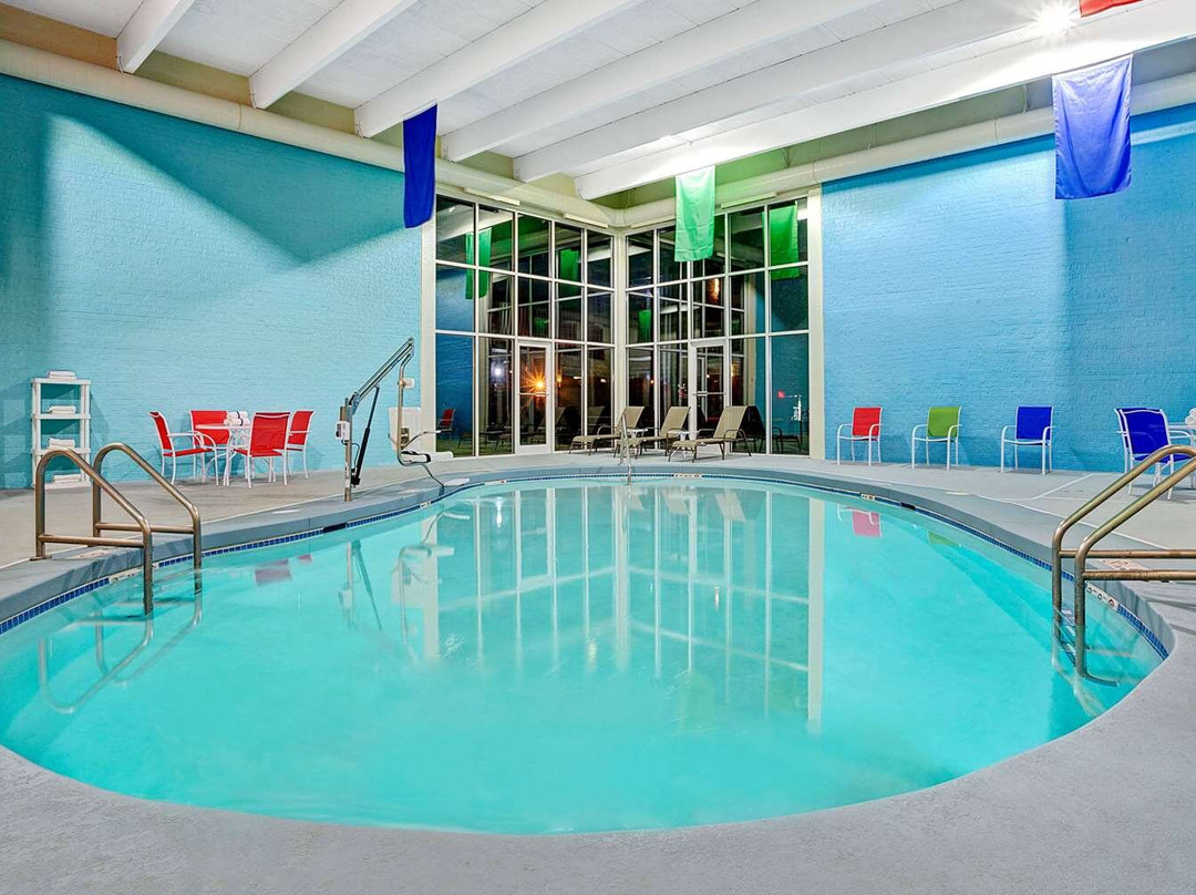 Travelodge by Wyndham Iowa City主图