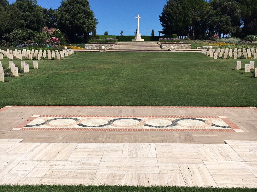 Sangro River War Cemetery景点图片