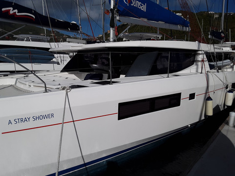 Stray Shower Charters-圣 托马斯必去景点