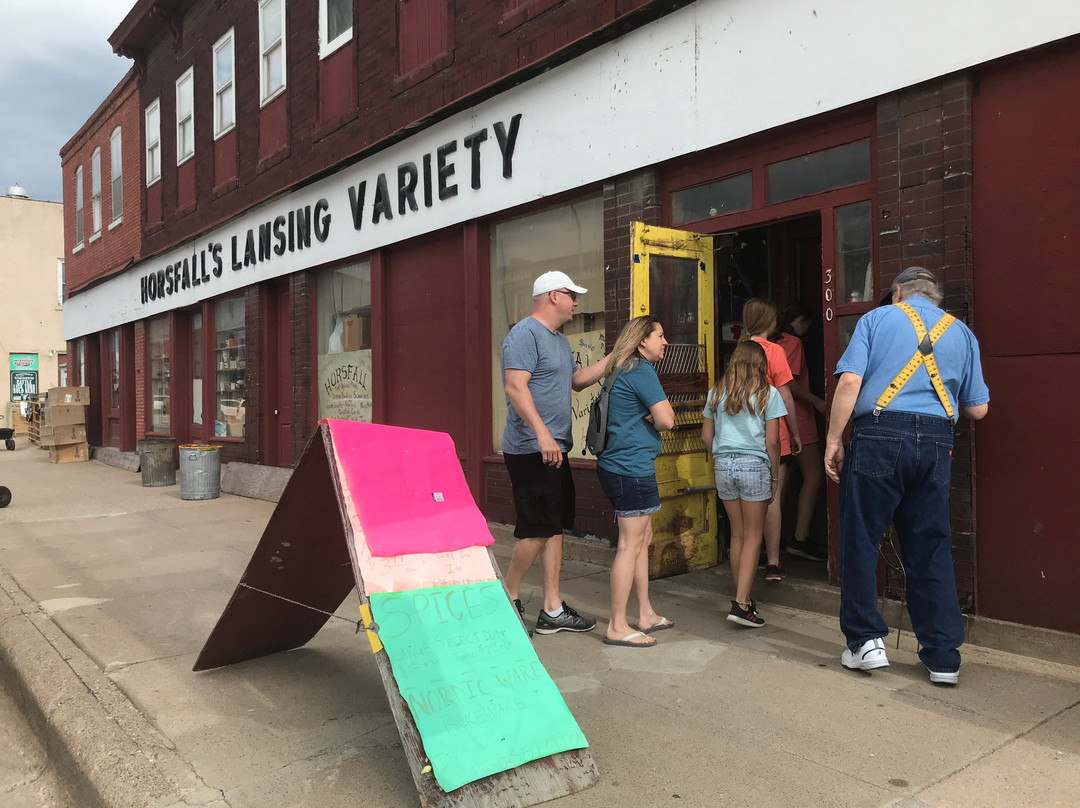 Horsefall’s Lansing Variety Store景点图片