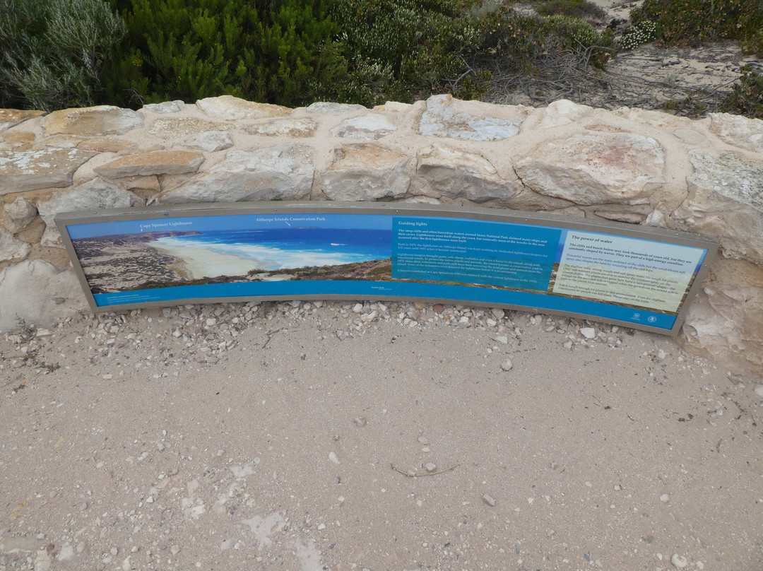 West Cape Lighthouse-Inneston必去景点