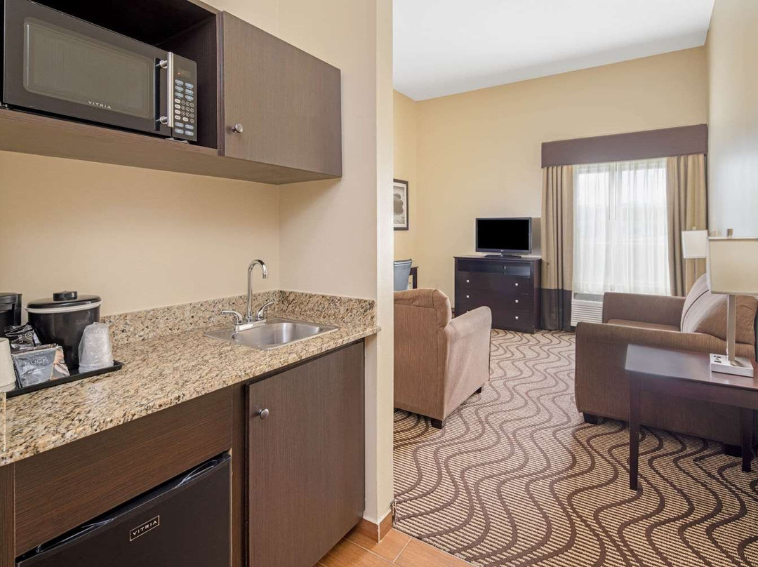 La Quinta by Wyndham Gonzales la主图