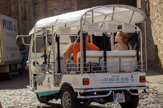 Tuk tuk caceres-卡塞雷斯必去景点