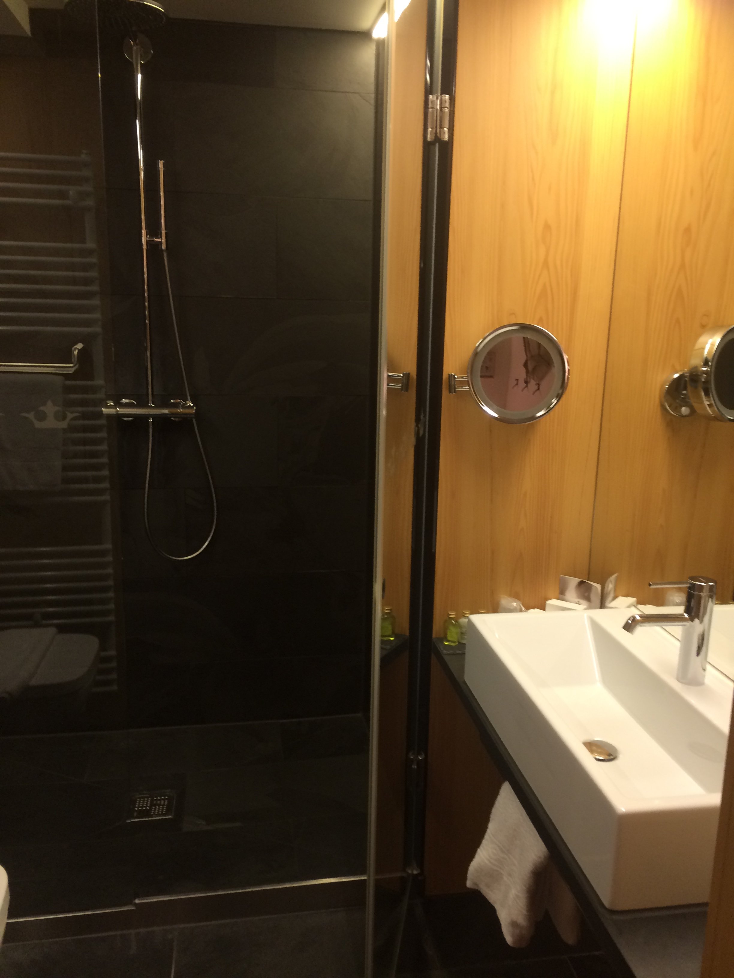 Alpenhotel Krone-浴室