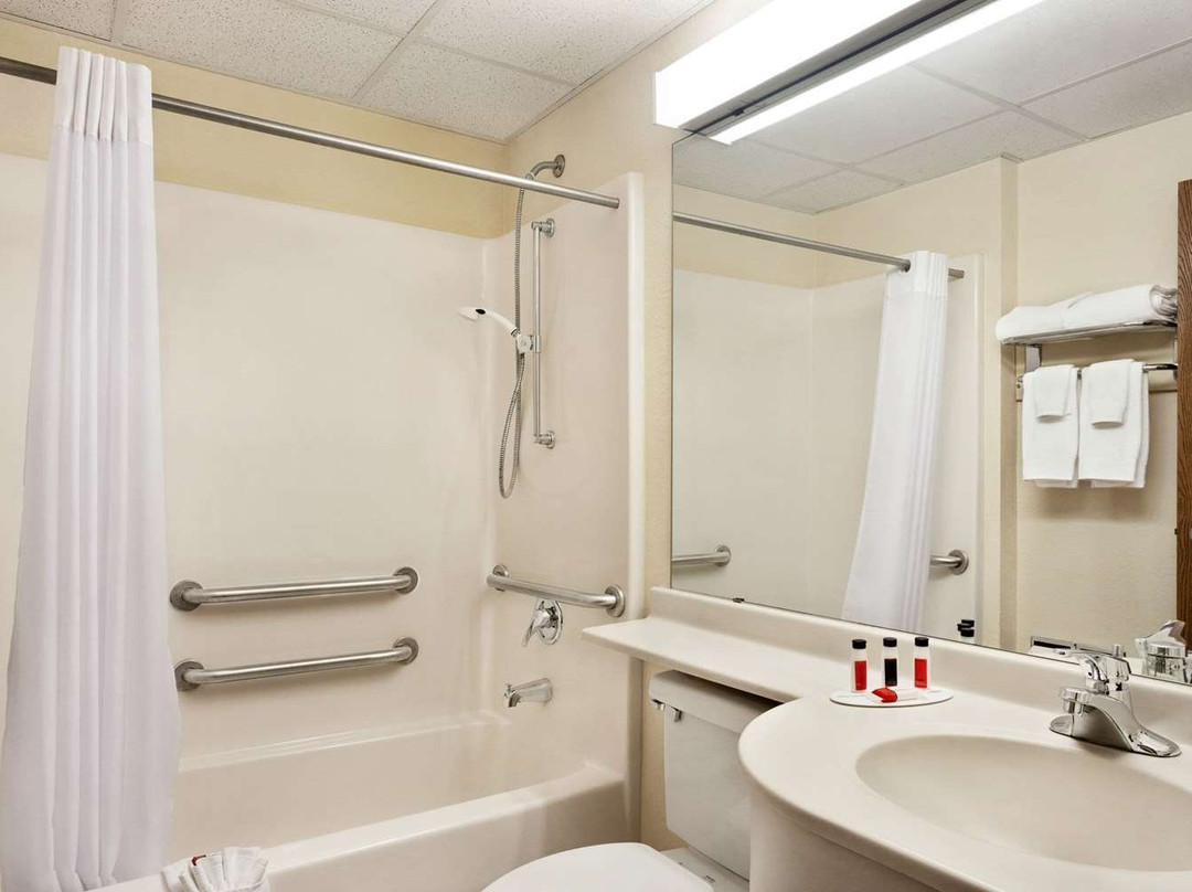 Travelodge by Wyndham Fort Scott主图