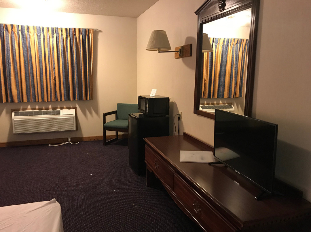 Denison Inn & Suites主图