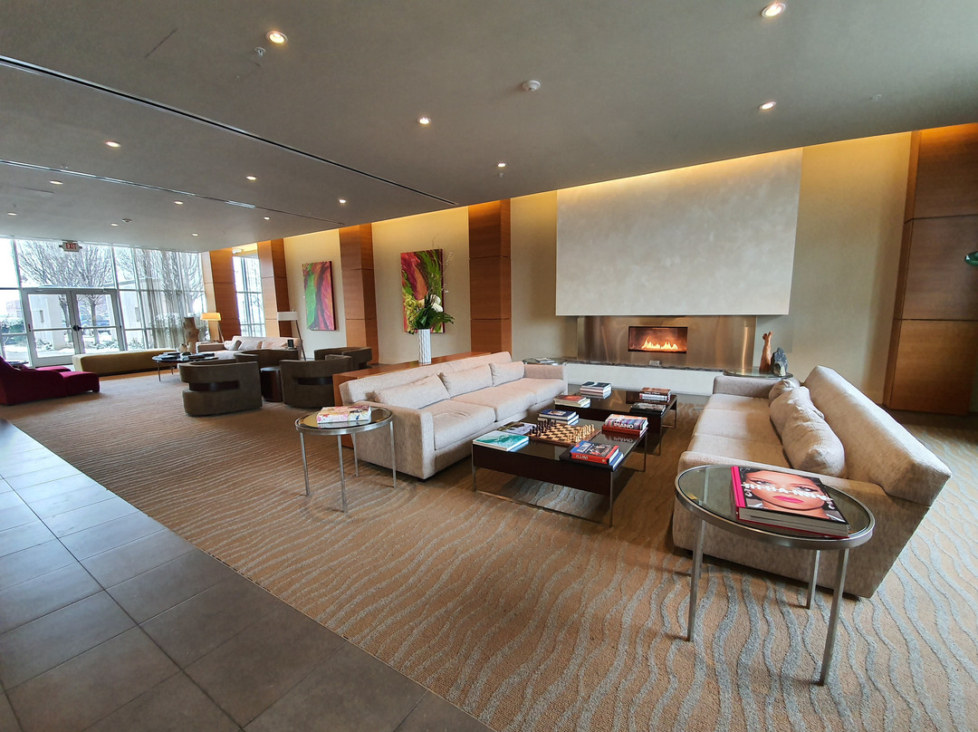 I Hotel and Illinois Conference Center主图