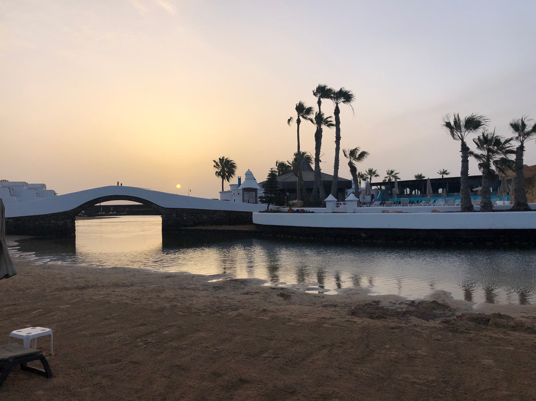 沙滩度假村主图