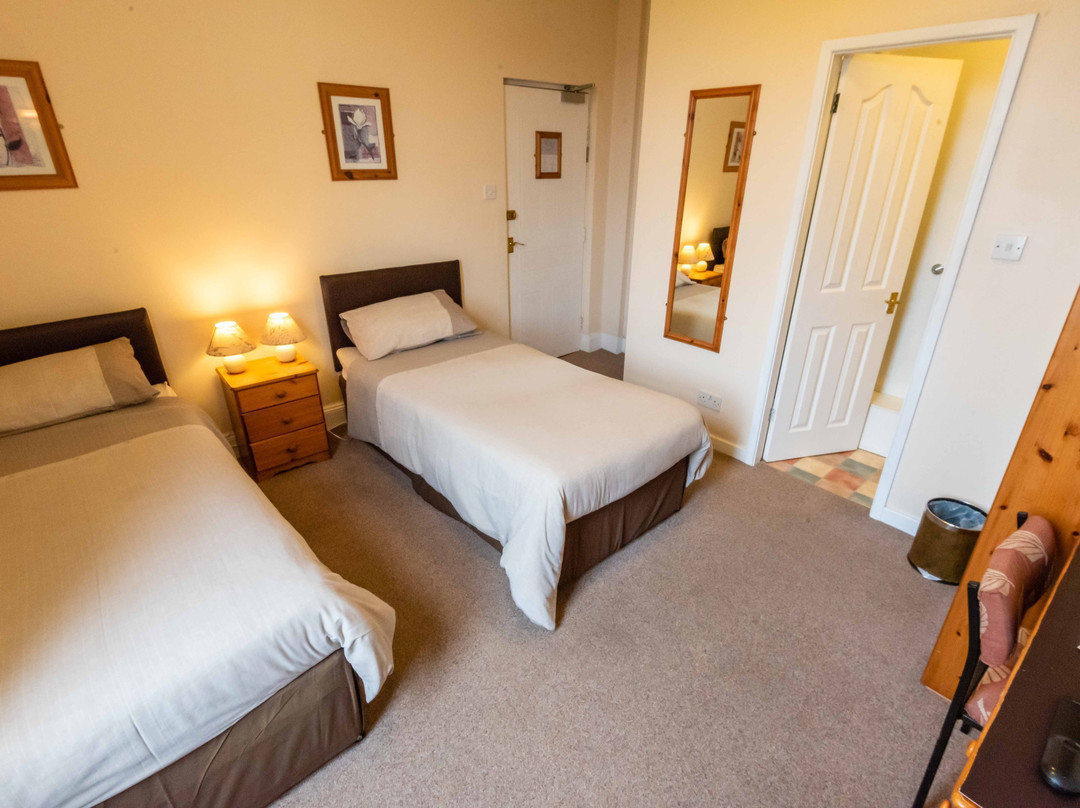 Aarondale Guest House主图