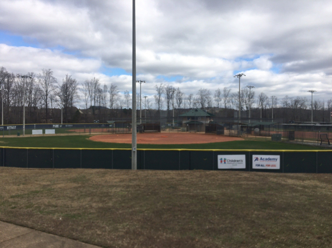 Midway Park-卡明必去景点