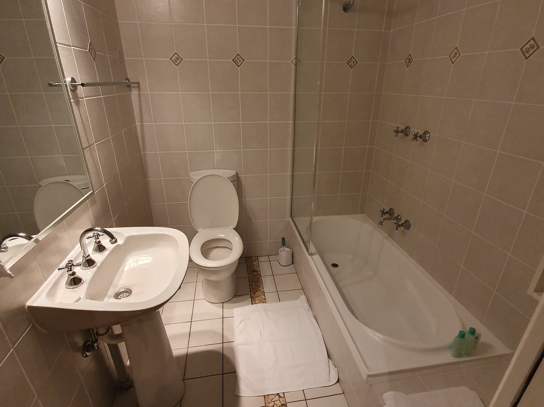 Raintrees Moffat Beach主图