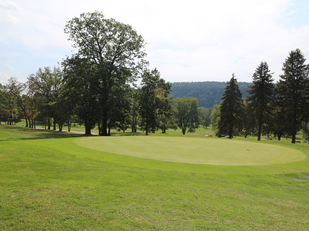 River Forest Country Club景点图片
