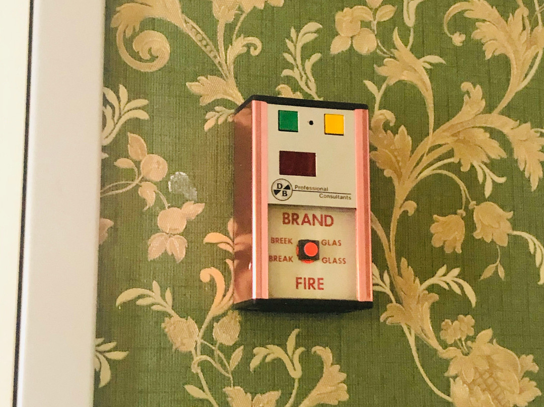 机场兹瓦嫩布尔格旅馆 主图