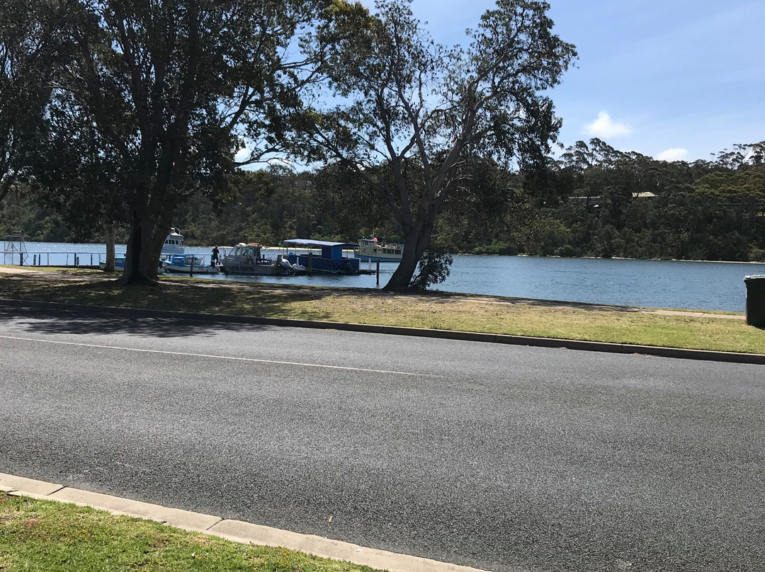 贝尔维尤市的湖泊主图