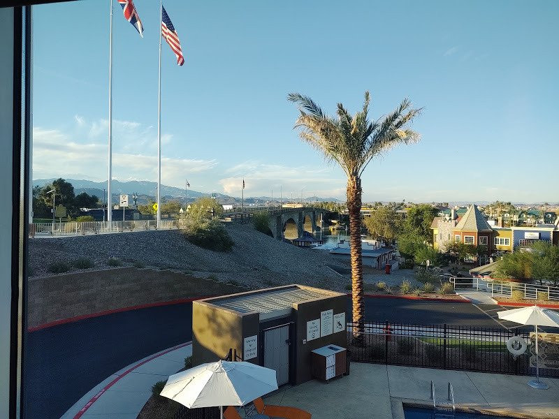 Holiday Inn Express & Suites Lake Havasu - London Bridge by IHG主图