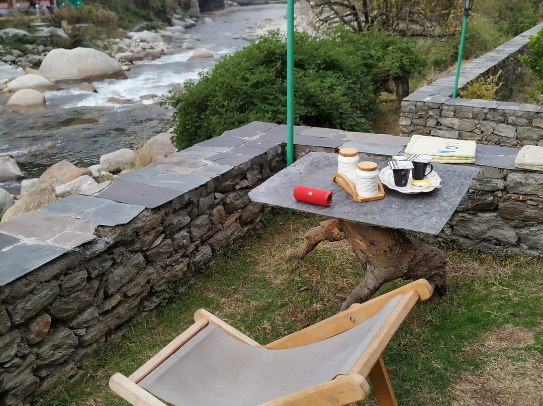 BlueHouse by the River主图